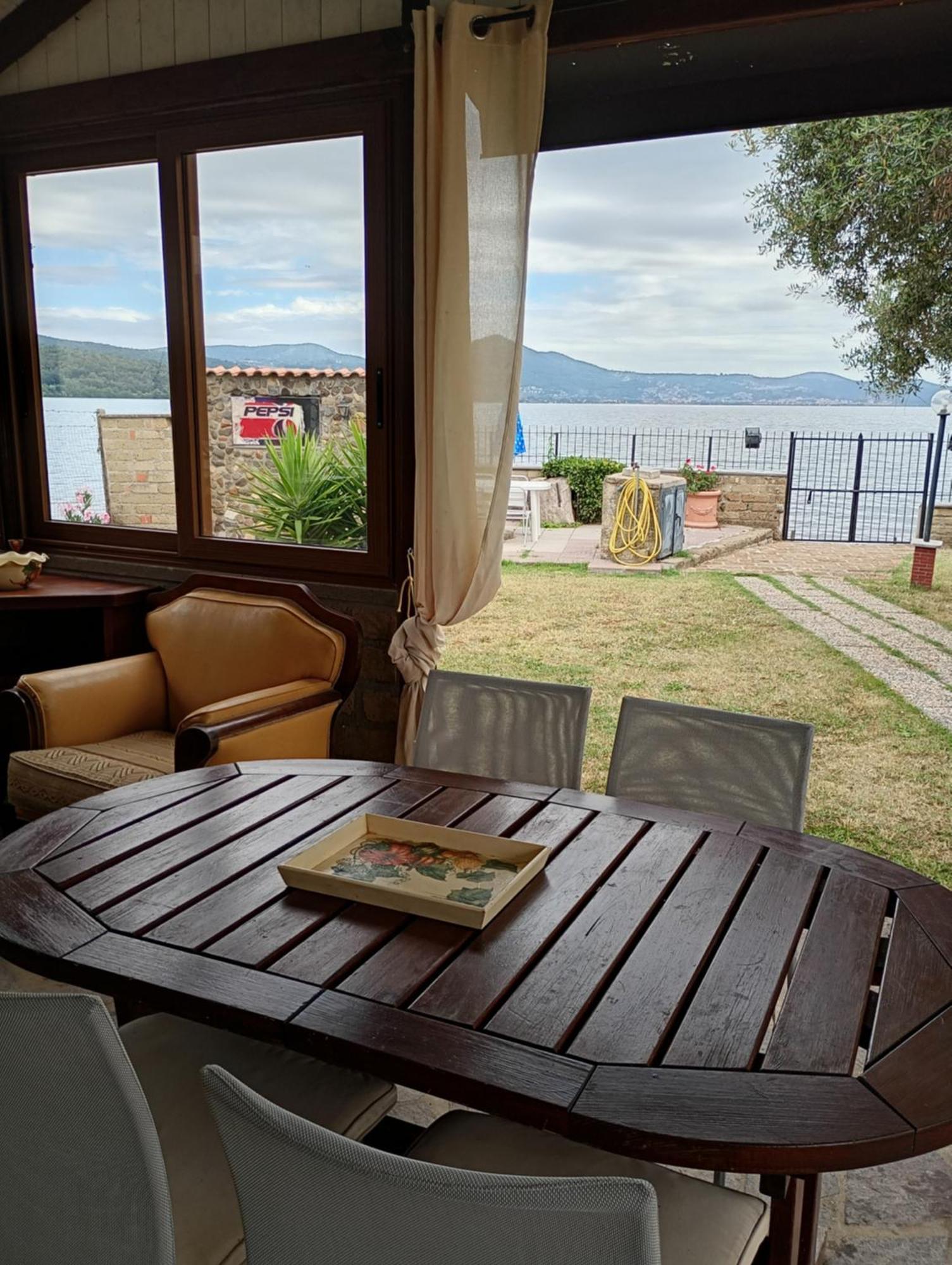 Independent Villa With Private Beach On The Lake Bracciano  Exterior photo